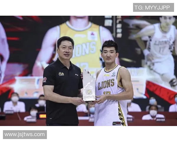 深圳足球队在钻石联赛中的默契配合与战术分析探讨