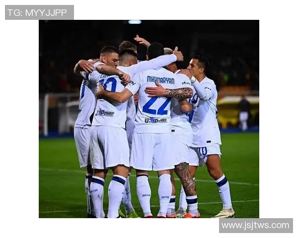 足球明星之间的深厚友情与默契瞬间精彩图片分享 足球明星之间的深厚友情与默契瞬间精彩图片分享