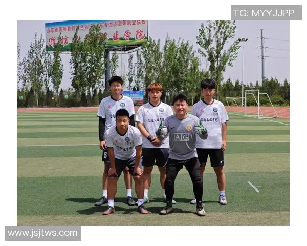 足球明星与他们的球迷孩子们共同追逐梦想的故事 足球明星与他们的球迷孩子们共同追逐梦想的故事