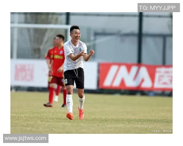 足球明星的魔鬼训练揭秘体能与技巧的极限挑战照片集锦 足球明星的魔鬼训练揭秘体能与技巧的极限挑战照片集锦